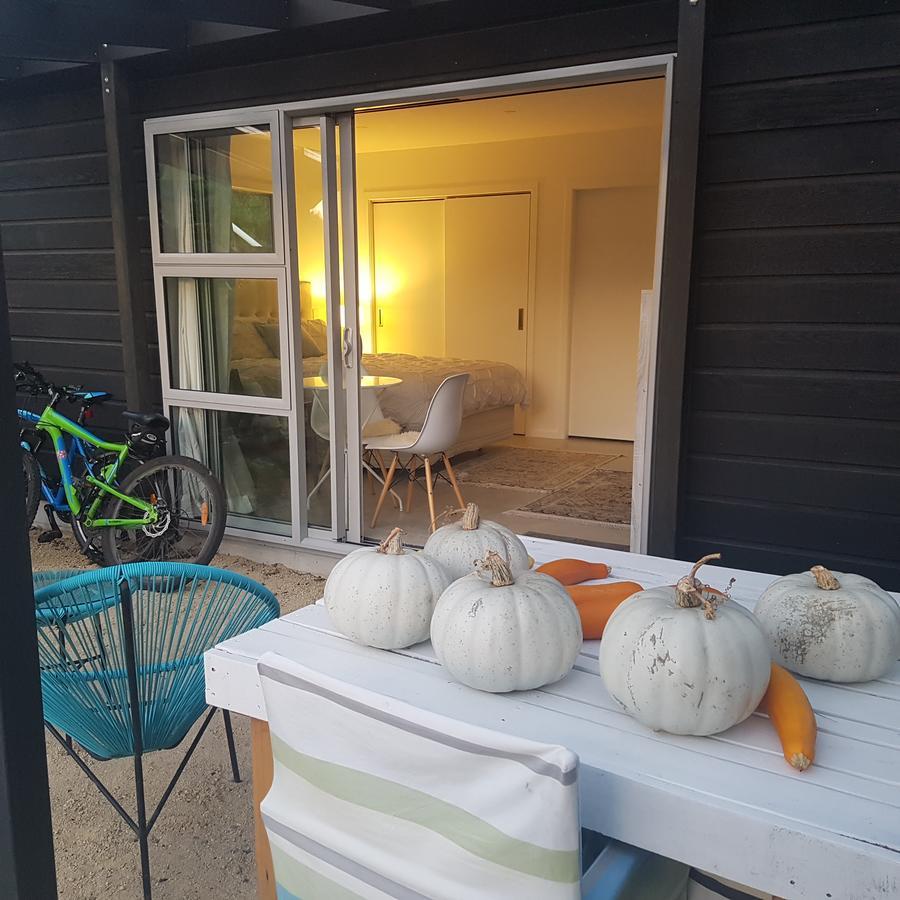 Near The Shore Waikanae Exterior foto